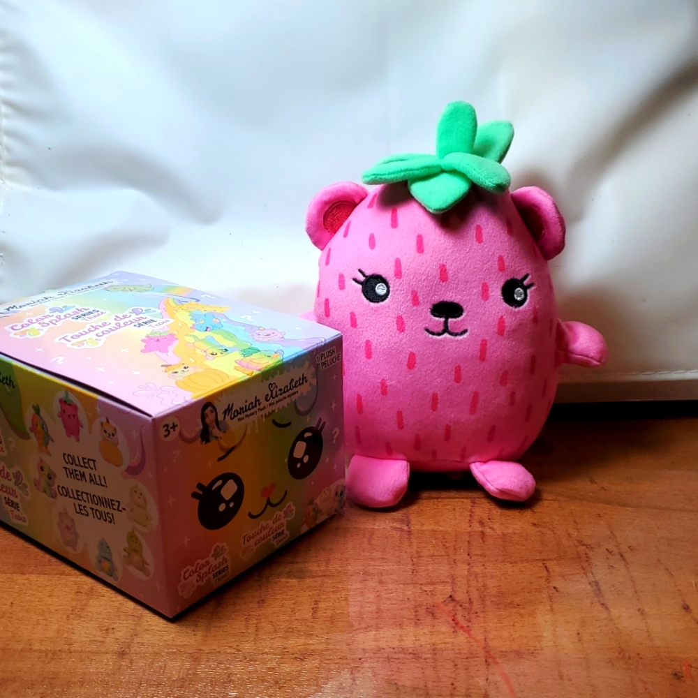 Moriah Elizabeth Strawbeary Mini Mystery Plush Series 3